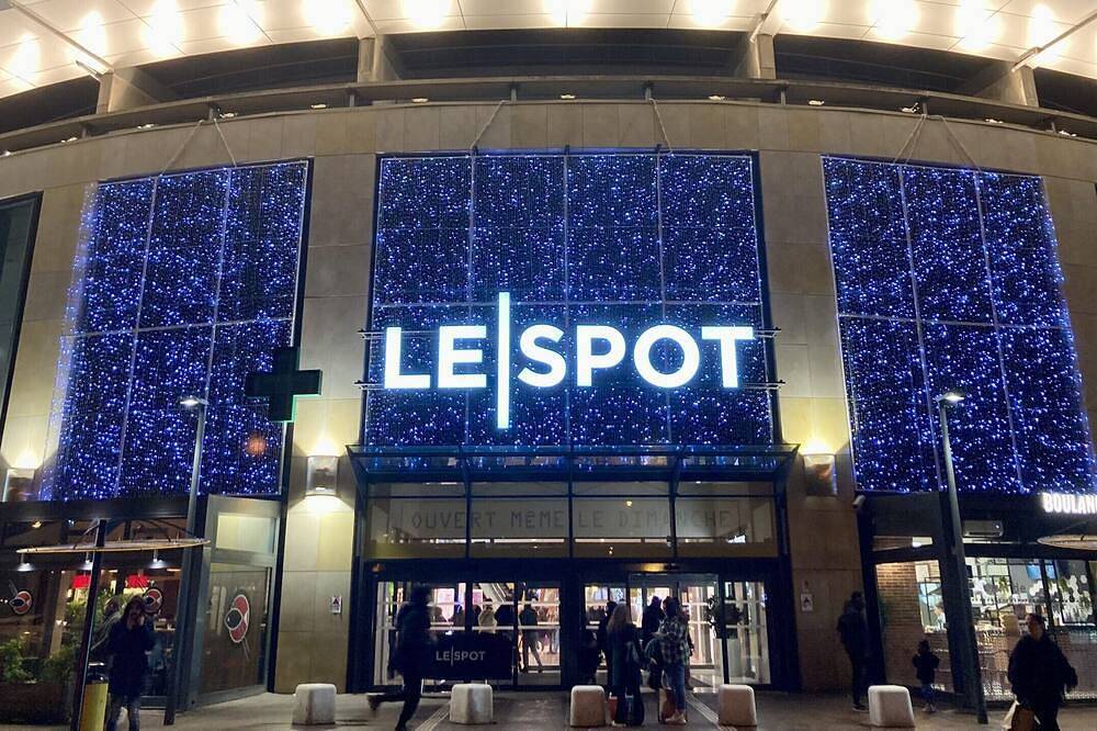 Shared room in evry city center. Near train station and university in Évry-Courcouronnes, Essonne