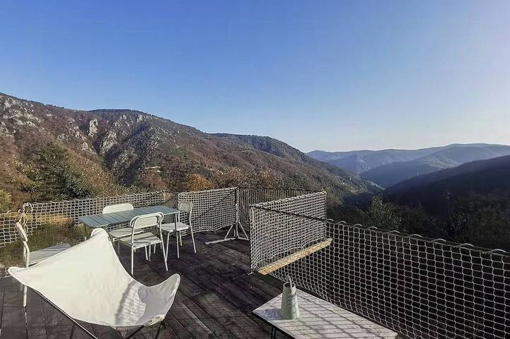 Location de vacances pour 4 personnes, avec Balcon et Jardin à Pied-de-Borne