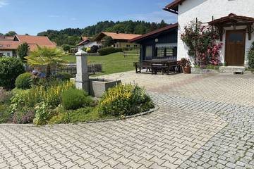 Ferienwohnung für 4 Personen, mit Sauna und Terrasse sowie Garten und Pool in Kirchberg im Wald