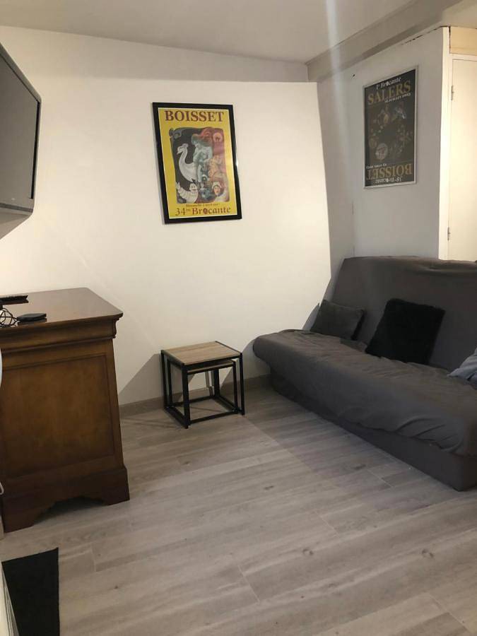 Location de vacances pour 4 personnes, avec terrasse, animaux acceptés à Boisset (Cantal) - 2