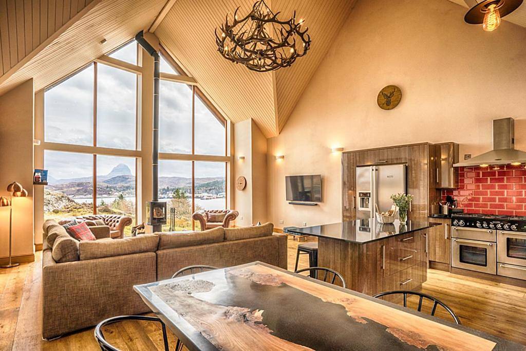 Three-Bedroom Chalet in Highlands