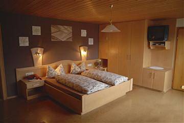 Pension Weiß - Ferienwohnung Linde und Lärche in Hohenwarth, Ostbayern