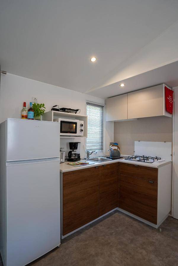 Camping für 6 Personen, mit Pool und Terrasse sowie Kinderpool in Lanterna - 4