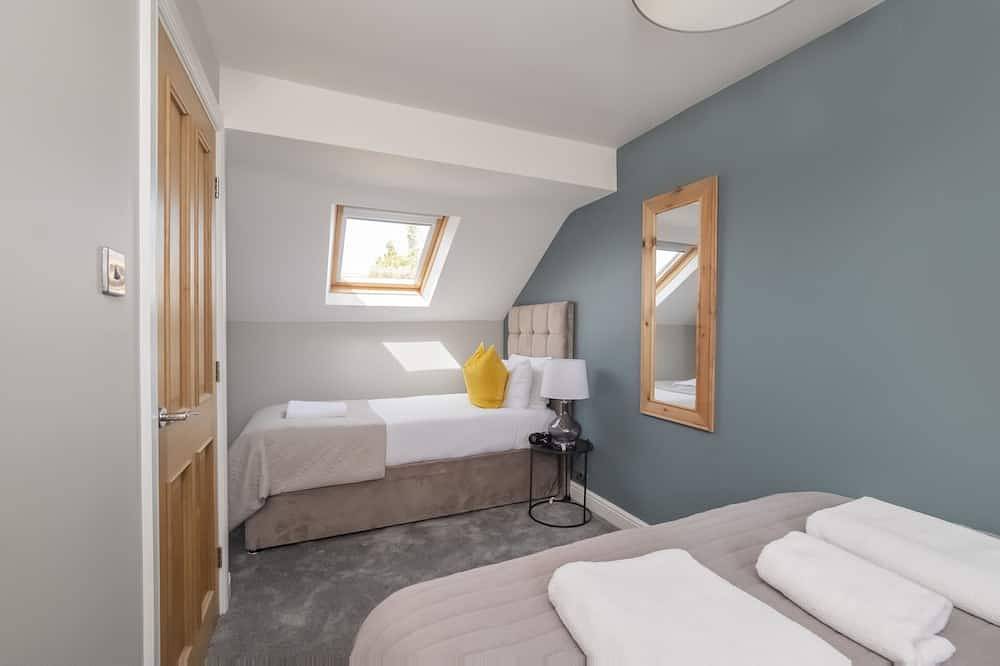 The Stables Luxury House! - sleeps 18 guests  in 7 bedrooms in York, Yorkshire und the Humber