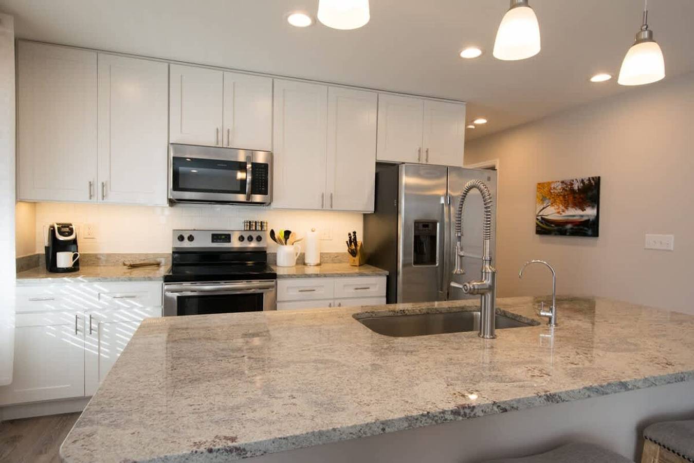 Art-Inspired Retreat Free Daily Perks in Blue Ridge Parkway, Buncombe County