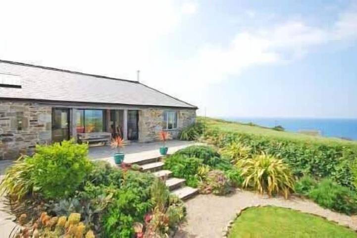 Holiday rental for 7 people, with garden and terrace in Perranuthnoe