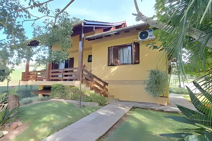 Casas e apartamentos de temporada para 4 pessoas, com terraço e jardim em Bento Gonçalves