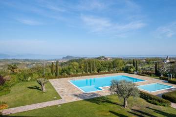 Bauernhof für 4 Personen, mit Seeblick und Balkon sowie Garten am Gardasee