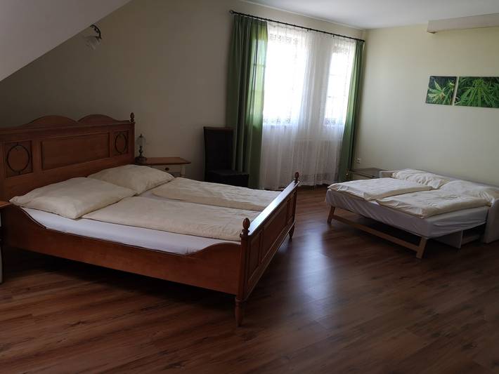 Hanfwirt - Doppelzimmer mit Zustellbett in Hanfthal, Mistelbach (Niederösterreich)