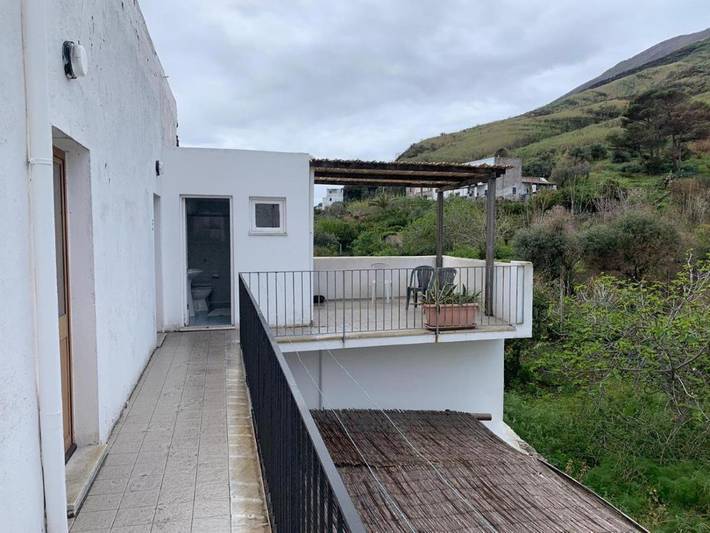 Location de vacances pour 2 personnes, avec jardin et vue, animaux acceptés dans Stromboli - 3