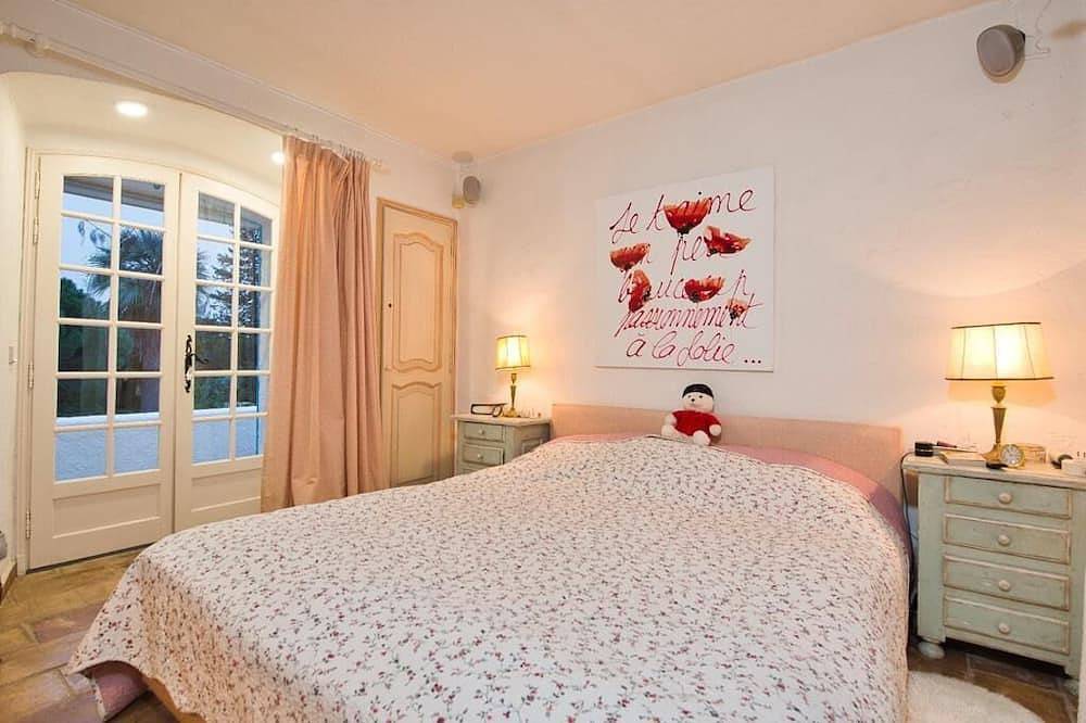 Villa with swimming pool walking distance from the beach in Pampelonne, Ramatuelle