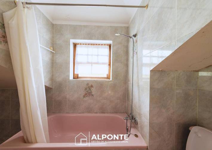 Location de vacances pour 12 personnes, avec jardin ainsi que piscine et vue dans Venade - 3