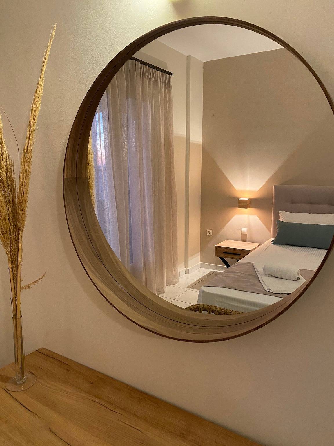 Ganzes Studio, Ferienwohnung in einem Hotel 'Sunset Premium Studio 2' mit Meerblick, Gemeinschaftspool und Wlan in Agios Nikitas, Griechenland