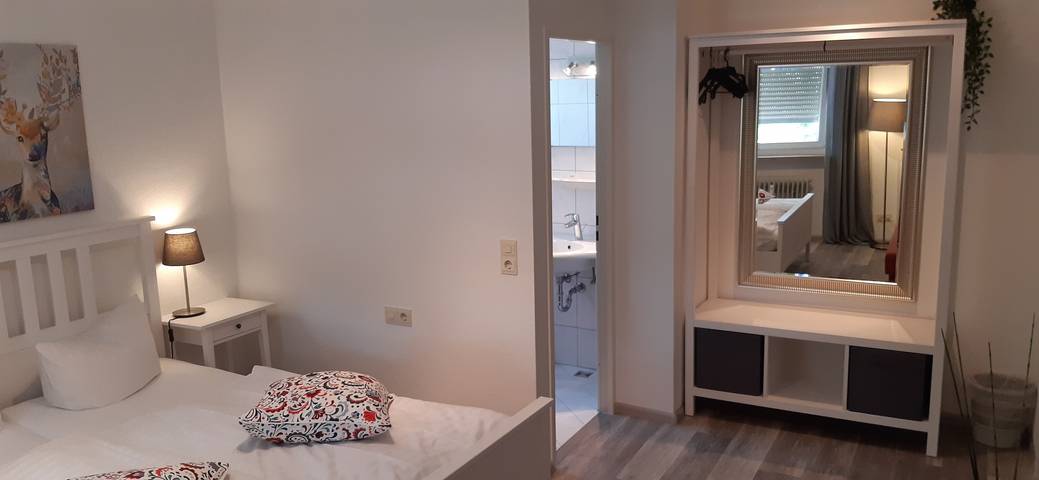 Hotel Bären garni - Doppelzimmer mit Dusche und Wc in Freiburg, Südschwarzwald
