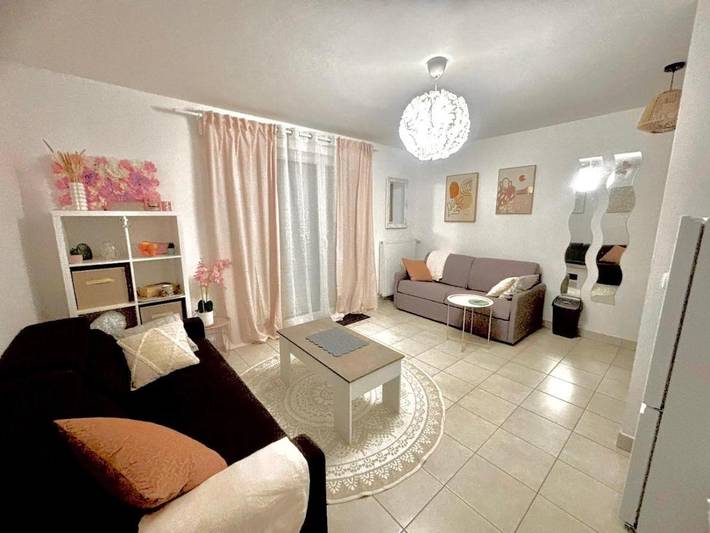 Gîte pour 3 personnes, avec terrasse et vue à Ferrières-en-Brie