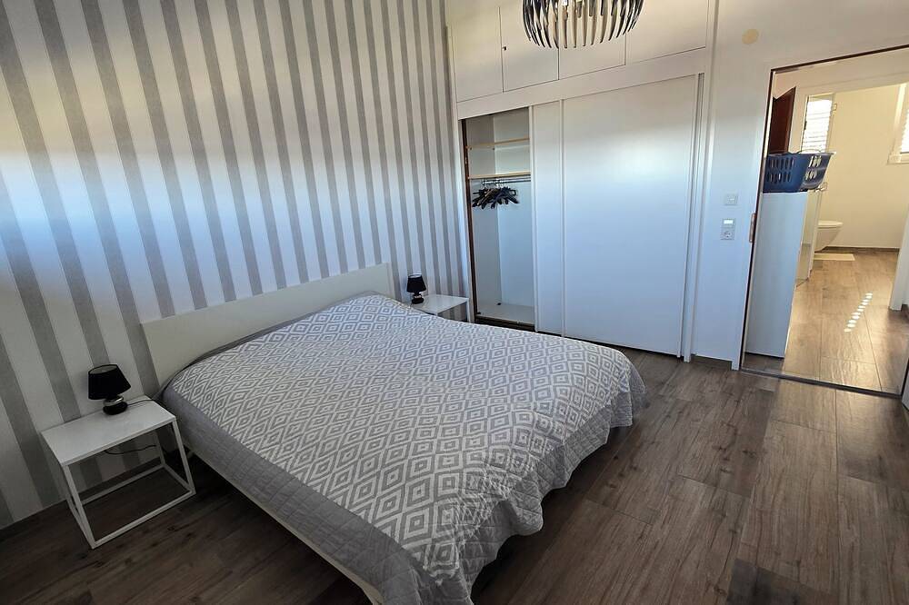 Ganze Wohnung, Moderne Ferienwohnung mit bezaubernder Seesicht in Gaienhofen, Untersee
