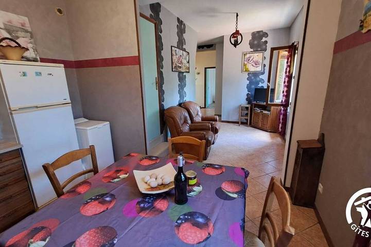 Gîte pour 4 personnes, avec jardin à Montredon-Labessonnié - 4