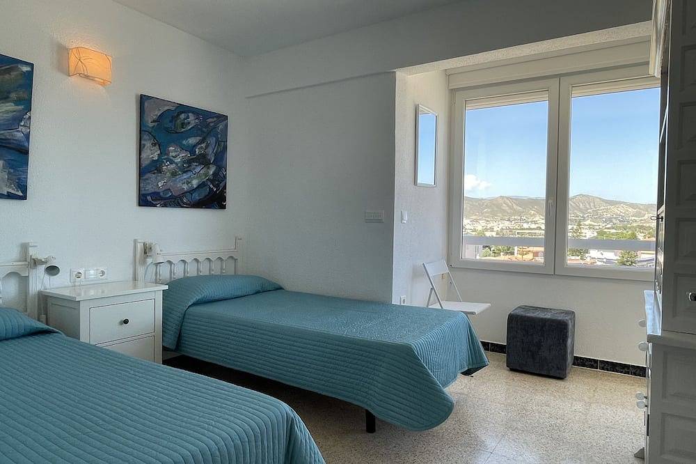 Entire apartment, Beautiful sea view from all rooms, communal swimming pool / tennis in Playa Carrer La Mar, el Campello