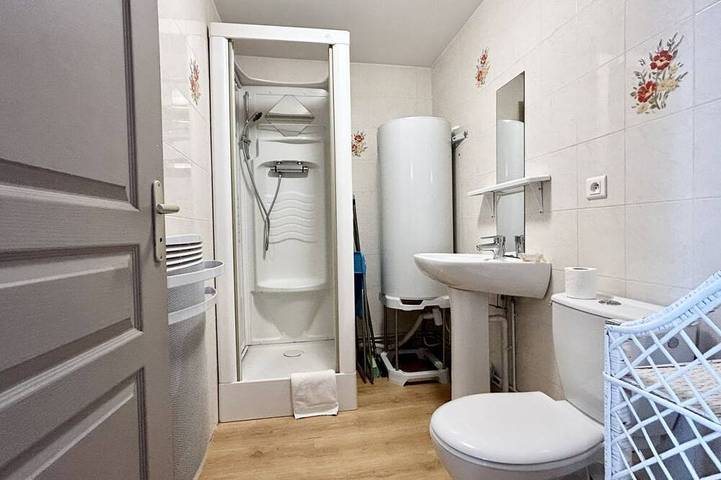 Apartamento entero, Gîte 5, Downtown Vacation Home for 3 People in Le Crotoy, Región de Abbeville