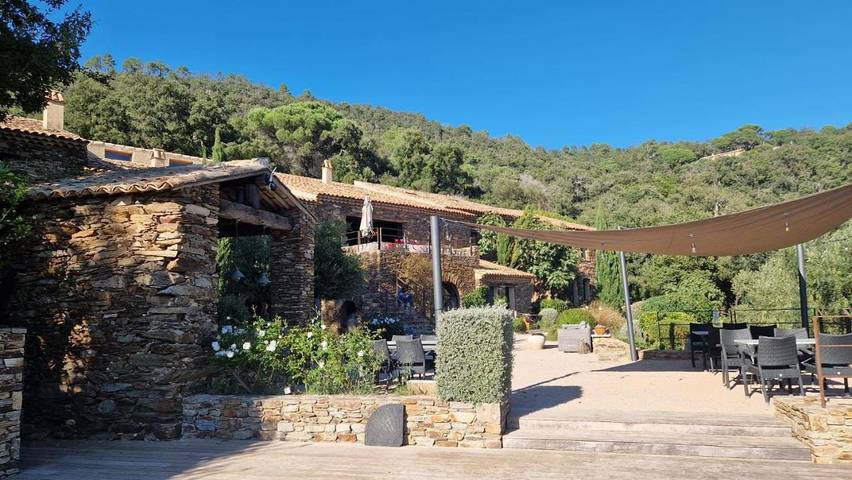 Gîte pour 2 personnes, avec sauna et vue ainsi que piscine et jardin à La Garde-Freinet - 3