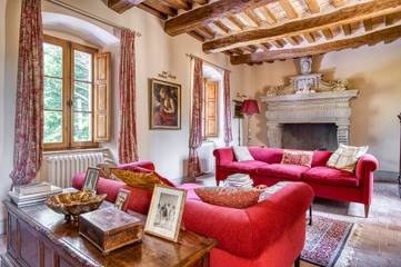 Villa for 30 Guests in Gubbio, Umbria, Picture 3