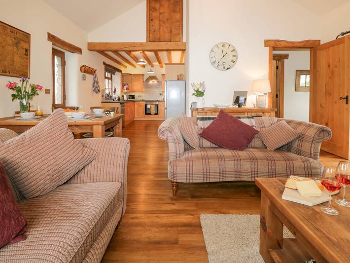 Casa rural para 4 personas con jardín in Distrito de los Lagos