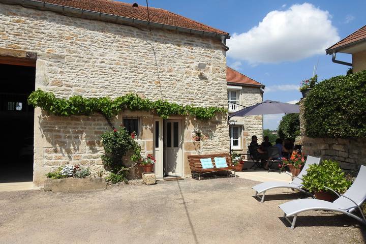 Gîte pour 8 personnes, avec terrasse dans Lac de la Mouche
