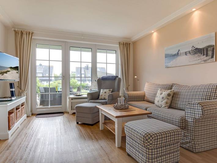 Ganze Ferienwohnung, Landhaus Westerhörn, Sölring Tir, App. 1 - Beste Lage zwischen Meer und Dorfteich. Sehr schöne Ausstattung. in Nordfriesische Inseln (Schleswig-Holstein) (Schleswig-Holstein), Wenningstedt