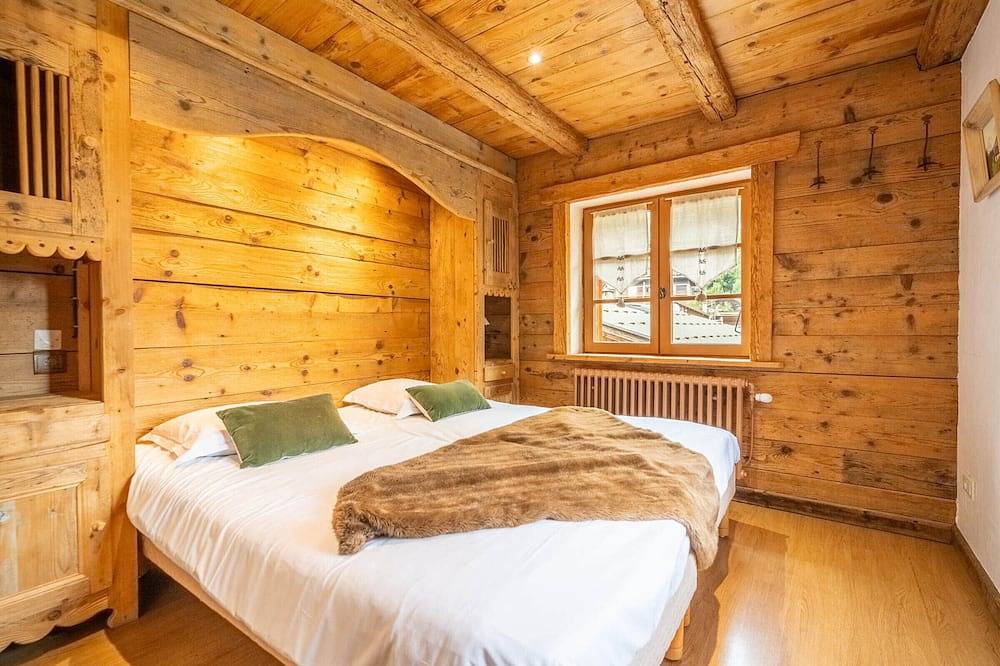 Appartement entier, Spacieux appart 5 ch au cœur du village, charme savoyard, Wifi, cheminée décorative in La Clusaz, Région d'Annecy