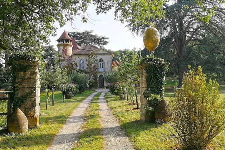 Gîte pour 15 personnes, avec Jacuzzi et Jardin à Biran