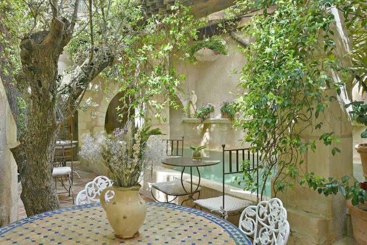 Chambre d’hôte pour 3 personnes, avec jacuzzi ainsi que jardin et piscine à Marseille - 2