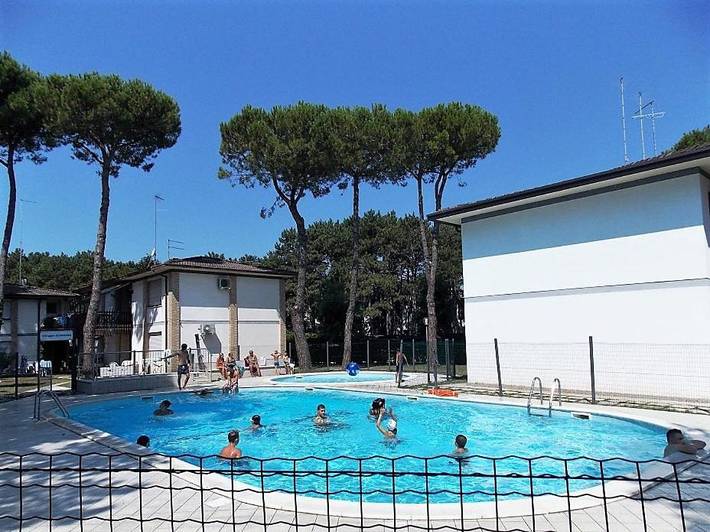 Ferienhaus für 7 Personen, mit Pool und Garten, mit Haustier in Bibione