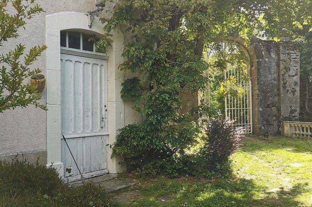 La manufacture royale de la Bonde in Cuxac-Cabardès, Région de Carcassonne