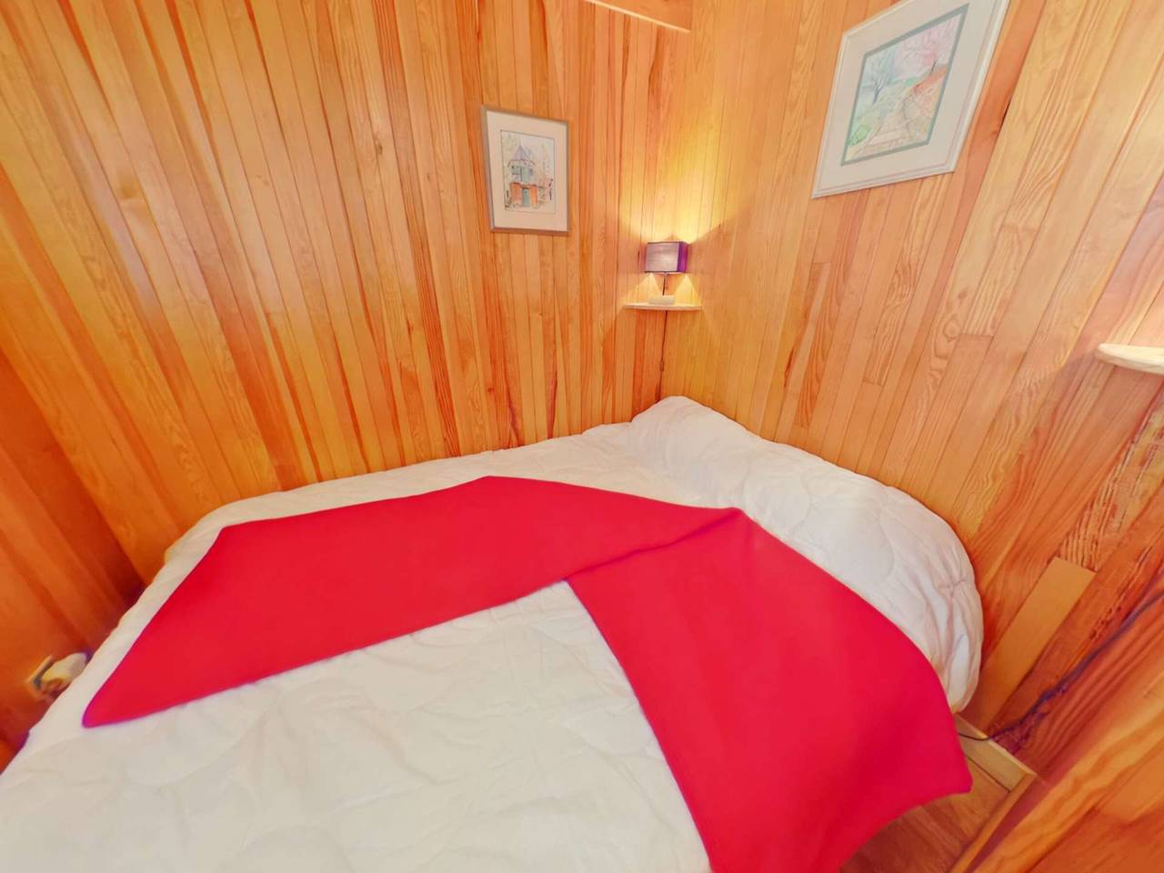 Apartamento entero, Apartamento acogedor para 5 en el centro de Les Saisies, balcón, cerca de tiendas, orientación sur. in Les Saisies, Albertville region