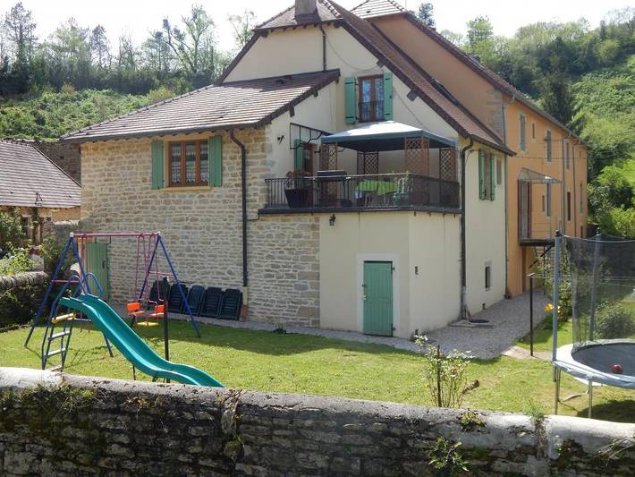 Gîte pour 7 personnes, avec Terrasse ainsi que Jardin et Vue