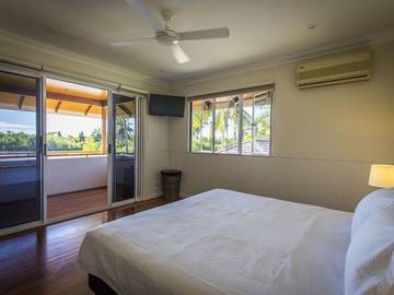 Holiday Home for 10 People in Port Douglas, Far North Queensland, Photo 3