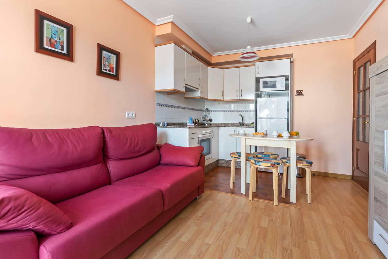 Ganze Wohnung, Ferienwohnung 'Brisas Carlos I I I' mit Balkon und Wi-Fi in Ribadeo, Rías Altas