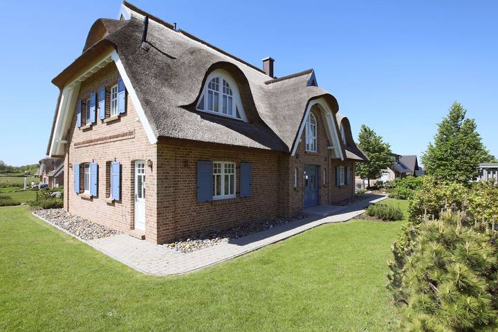 Strandhaus für 6 Personen, mit Sauna und Garten sowie Terrasse in Lobbe