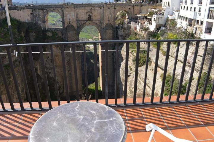 Casa de huéspuedes para 5 personas, con Balcón además de Terraza y Vistas en Ronda