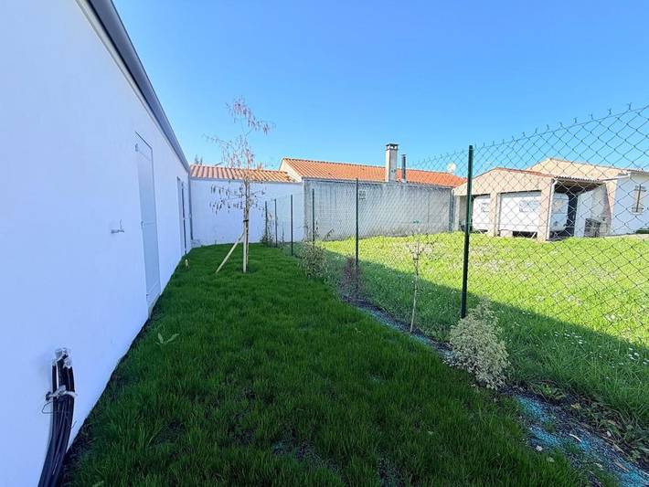 Location de vacances pour 4 personnes, avec jardin et terrasse dans Plage des Boulassiers - 3