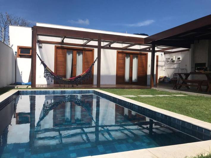 Casas e apartamentos de temporada para 6 pessoas, com jardim e piscina infantil e ainda piscina em Manguinhos