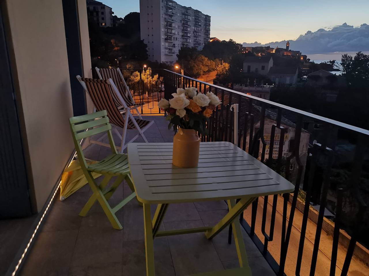 Ganze Wohnung, Gemütliches Apartment mit Meerblick in Bastia - 60 m² in Bastia, Cap Corse