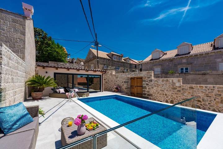 Villa pour 4 personnes, avec Terrasse ainsi que Piscine et Vue à Cavtat - 4