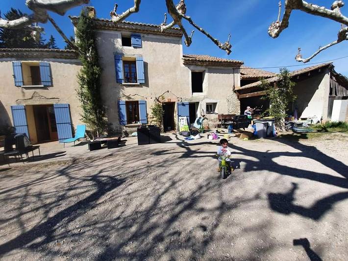 Chambre d’hôte pour 2 personnes, avec terrasse ainsi que jardin et vue à Sarrians