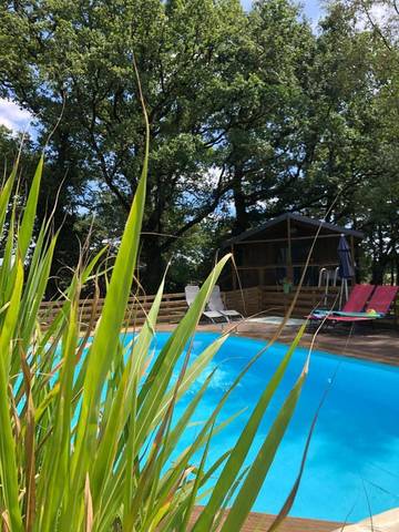 Maison d’hôte pour 2 personnes, avec jardin ainsi que piscine et vue à Prissac