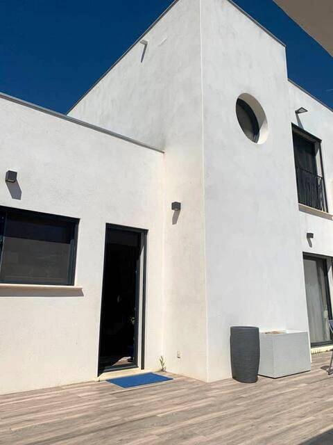 Location de vacances pour 6 personnes, avec jardin ainsi que piscine et jacuzzi à Port-Saint-Louis-du-Rhône - 4