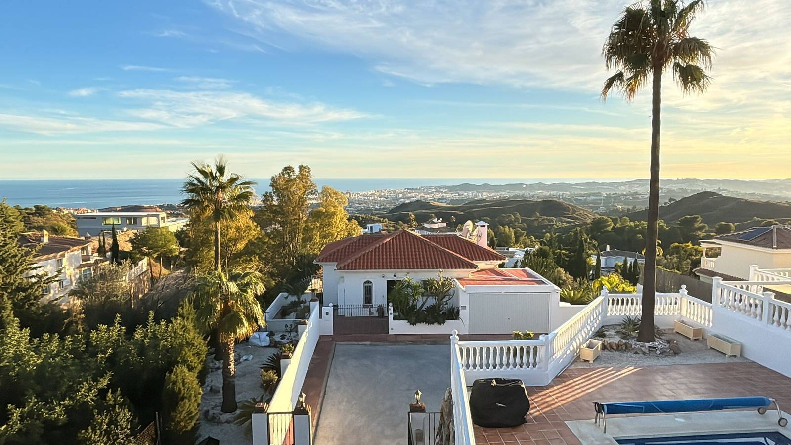 Villa 'Casa Montelado' with Sea View, Private Pool and Air Conditioning in Las Lomas de Mijas, Mijas