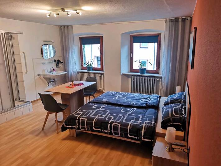 Ganze Wohnung, Pension am Kirchberg - Zimmer 1 in Daun, Vulkaneifel