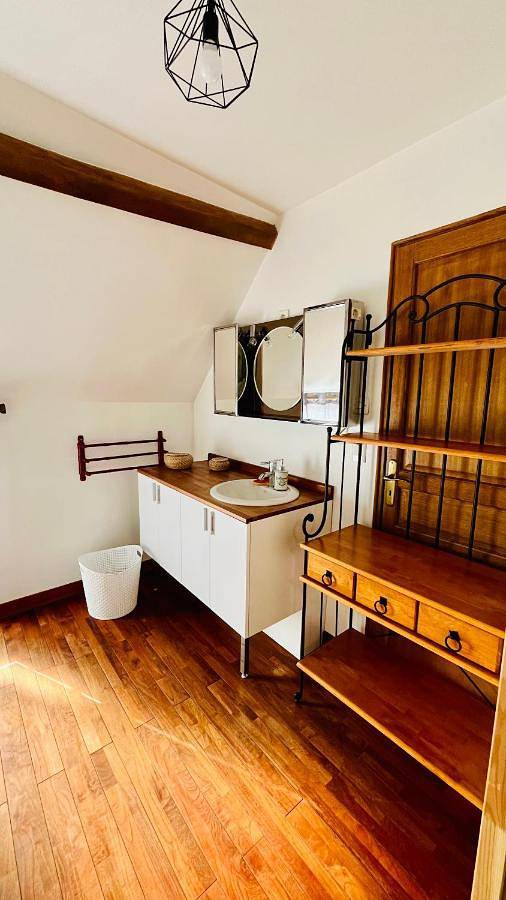 Appartement entier, One-Bedroom Apartment in Thourotte, Oise