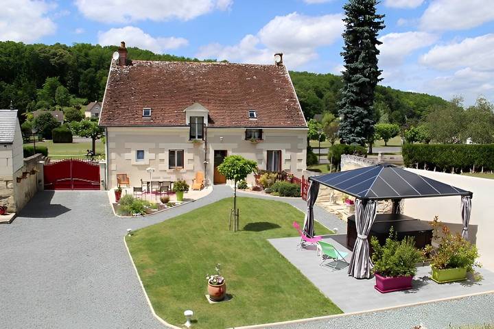 Chambre d’hôte pour 3 personnes, avec jardin et jacuzzi à Seigy